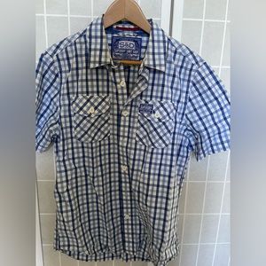 Superdry Men’s short sleeve dress shirt, blue and white checkerd, size Large.